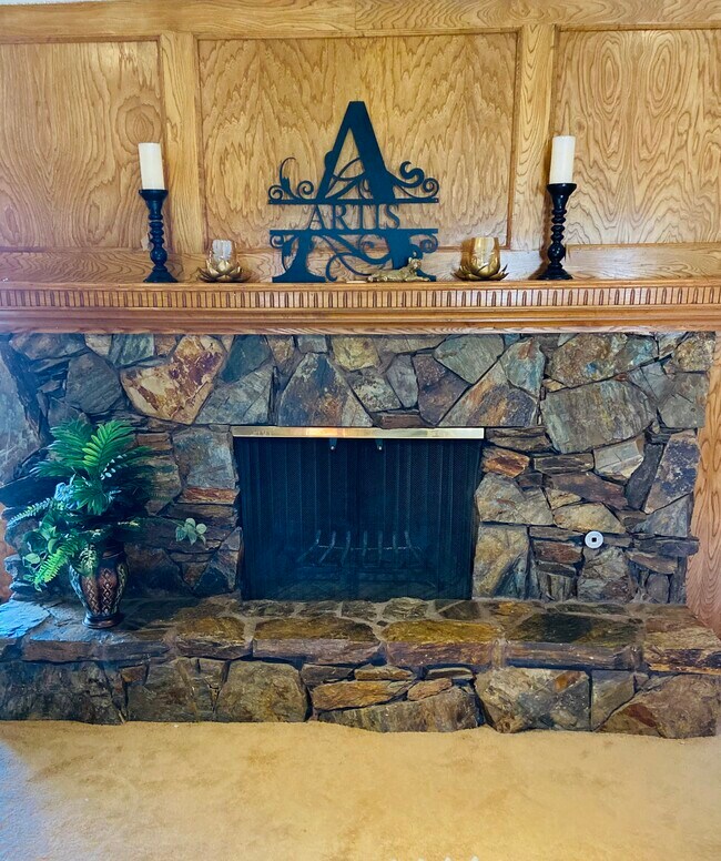 Building Photo - 1301 Clarks Dr