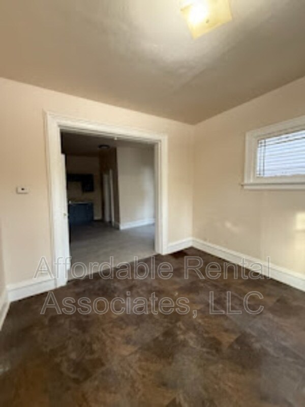 Foto del edificio - 1240 W Washington St