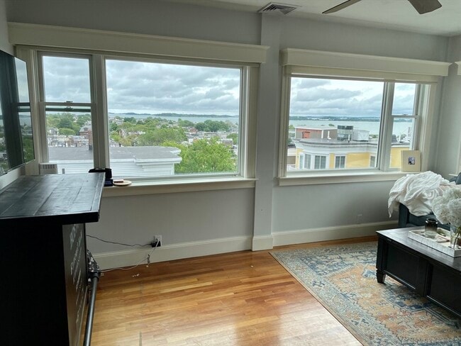 Building Photo - 84 G St