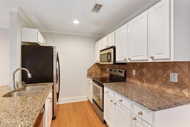 Foto del edificio - 7770 Meadow Rd