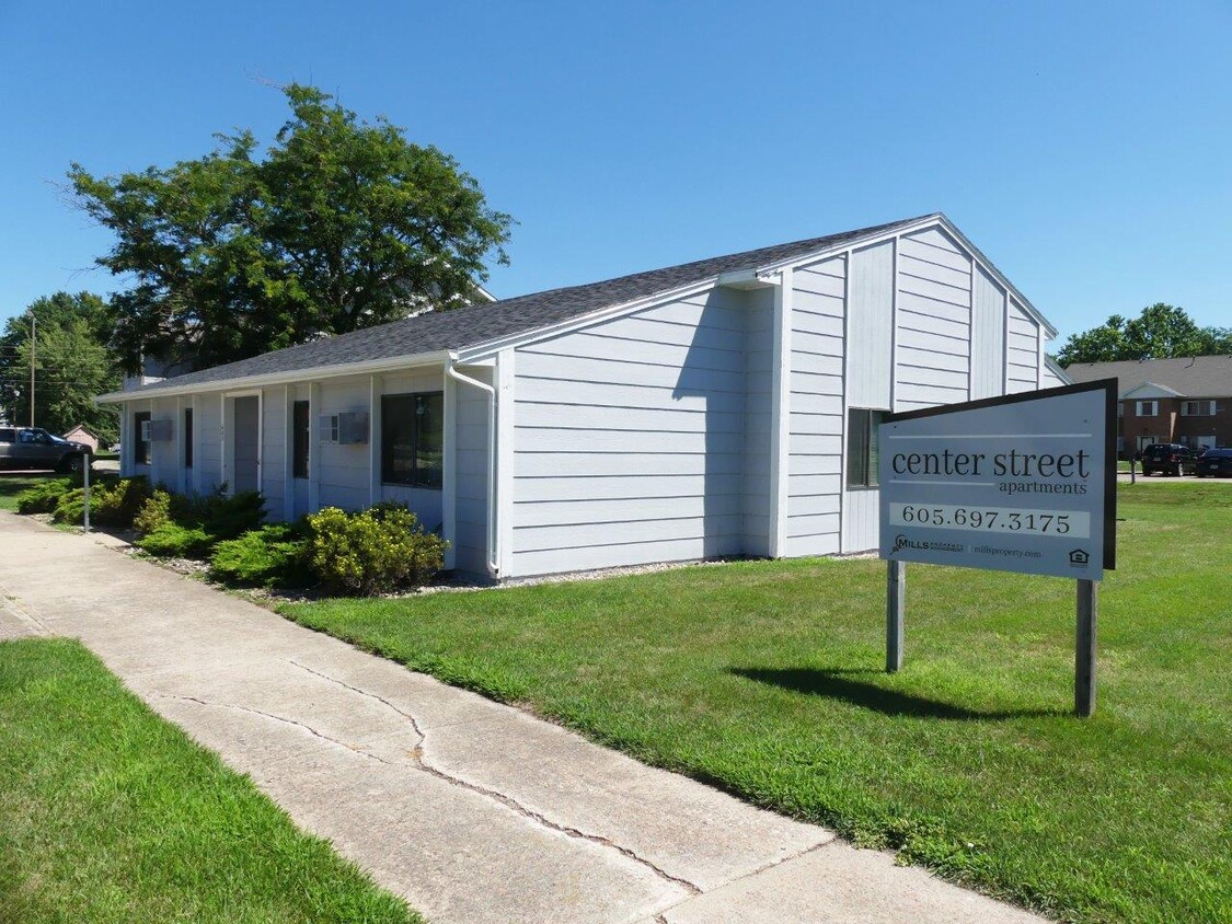 Exterior/Sign - Center Street Apartments