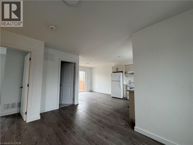 Building Photo - 127 HighRiver Trl