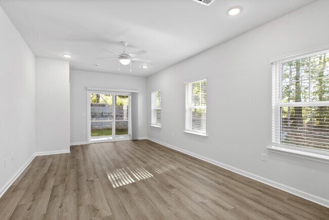 Foto del edificio - Ashton Mills Townhomes