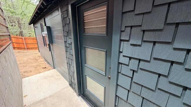 Foto del edificio - 25187 Cedar St