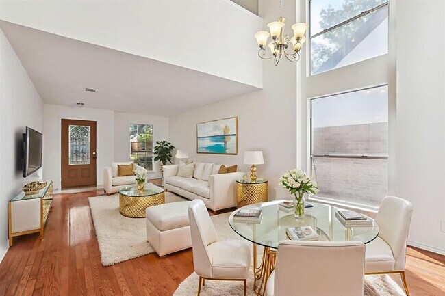 Foto del edificio - 13302 Black Canyon Dr