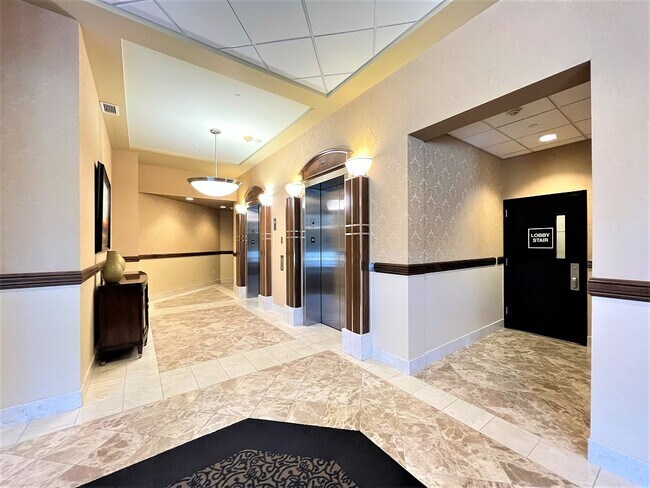 Foto del edificio - 1112 W Main St