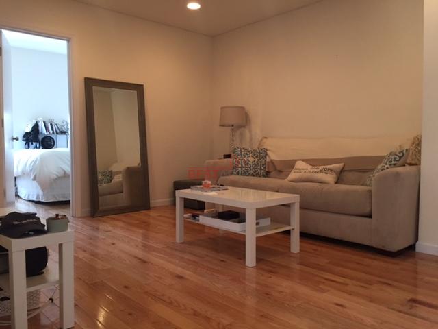 Foto principal - 344 E 6th St