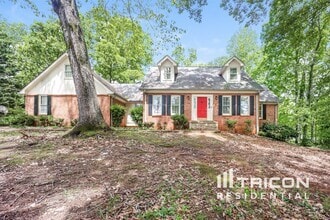 Building Photo - 150 Tanglewood Dr