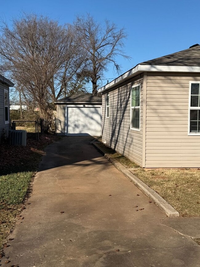 Foto del edificio - 304 W Chicago St