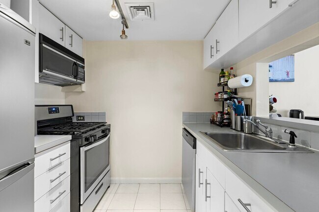Foto del edificio - 1001 Clinton St