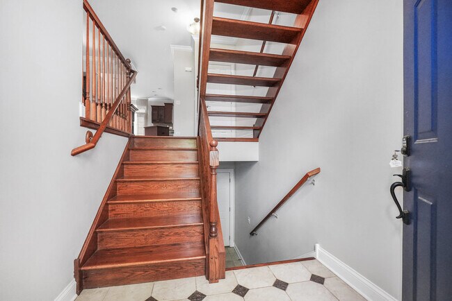 Foto del edificio - 2634 Blakely Ln