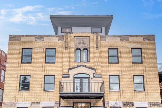 Building Photo - 4642 N Ashland Ave