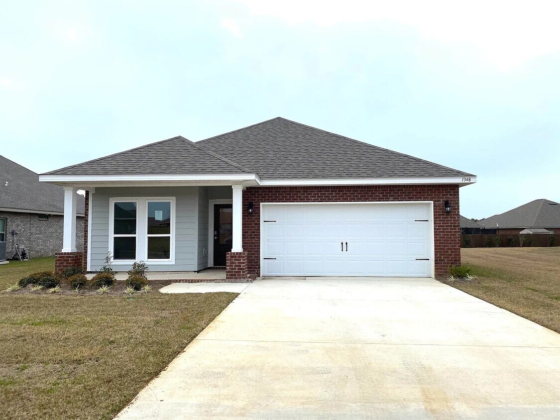 Primary Photo - 1348 Rosefield Dr W