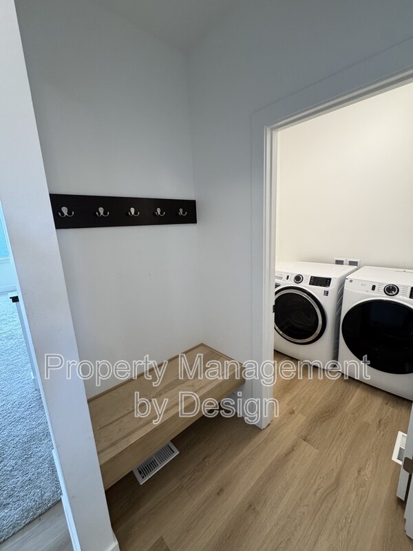 Foto del edificio - 835 SE Booth Ave