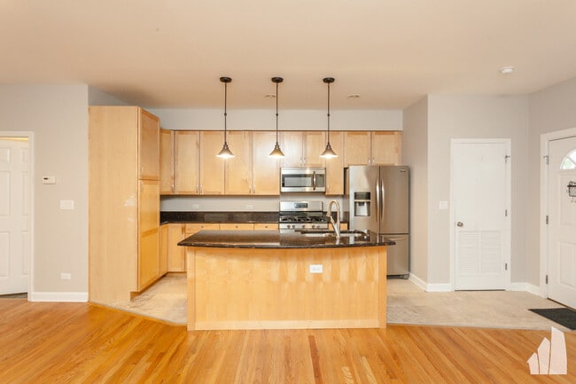 Foto del edificio - 845 W Lawrence Ave