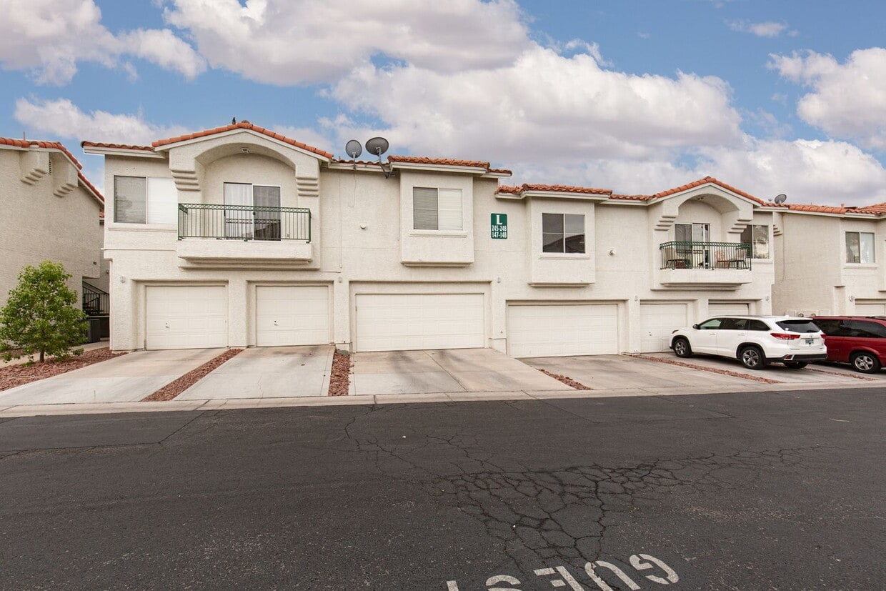 Primary Photo - Two bedroom with two car garage in gated c...