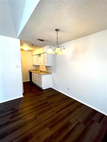 Foto del edificio - 7045 Crosstimbers Ln