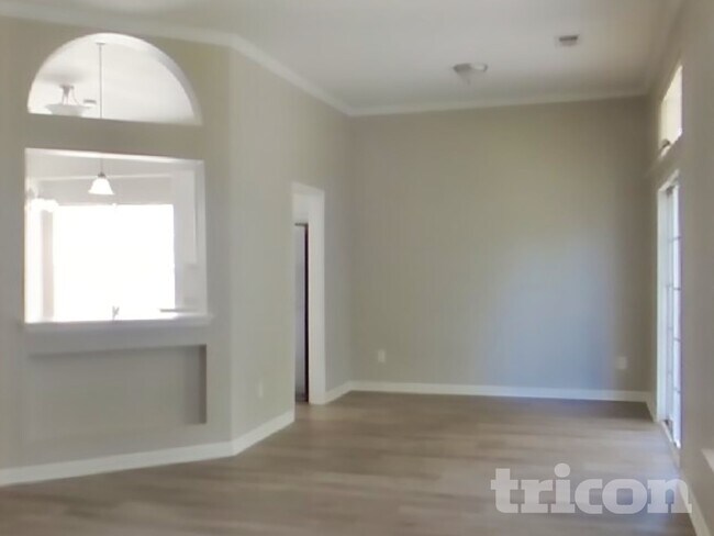 Foto del edificio - 409 Baneberry Ln