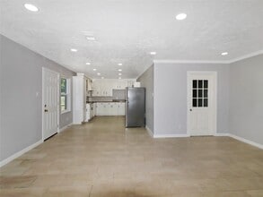 Building Photo - 8711 Shadow Crest St