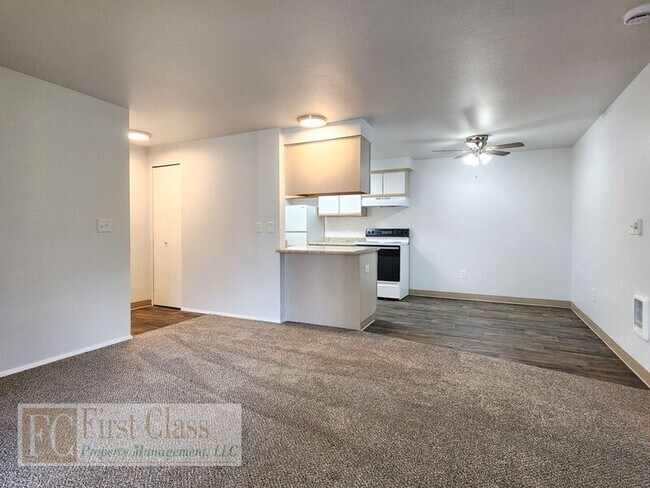 Building Photo - 1215 NW 183rd Ave