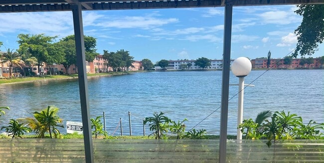 Photo - 300 NE 191st St (Miami, FL) Townhome