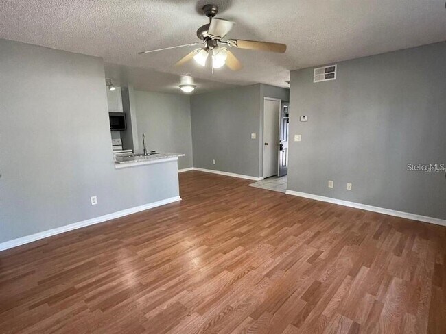 Foto del edificio - 6064 Westgate Dr