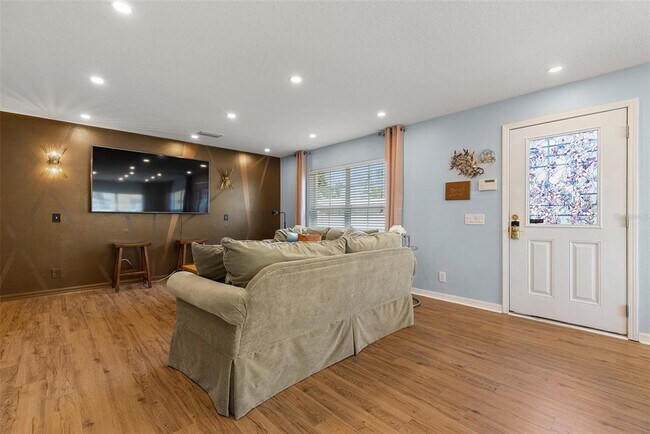 Foto del edificio - 3852 Mandalay Dr