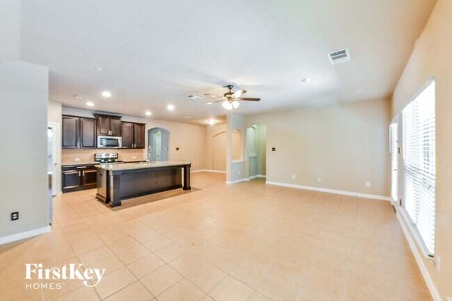 Building Photo - 649 Bent Oak Dr