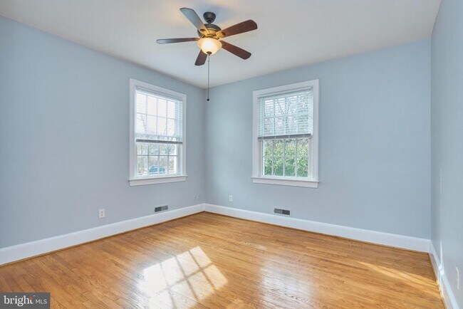 Foto del edificio - 304 N Highland St