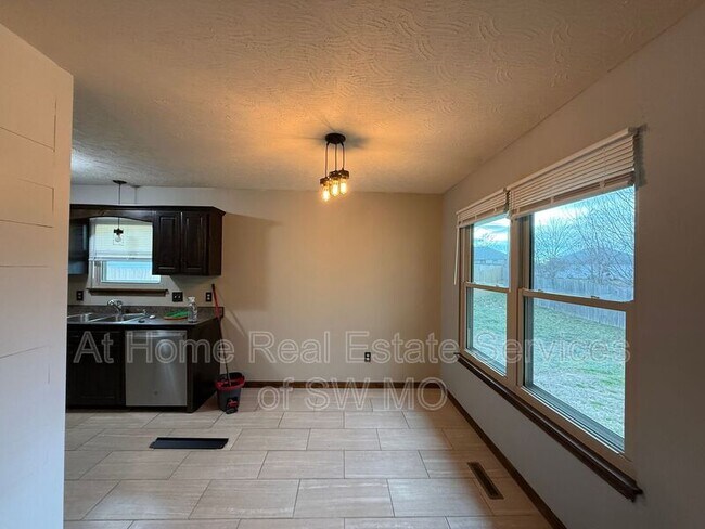 Foto del edificio - 4203 N Mead Dr
