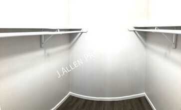 Building Photo - 1805 Parker Cir