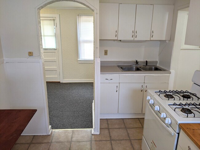 Kitchen - 1315 Main St