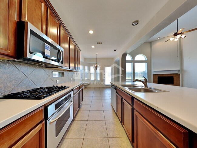 Building Photo - 9862 Gessner Dr