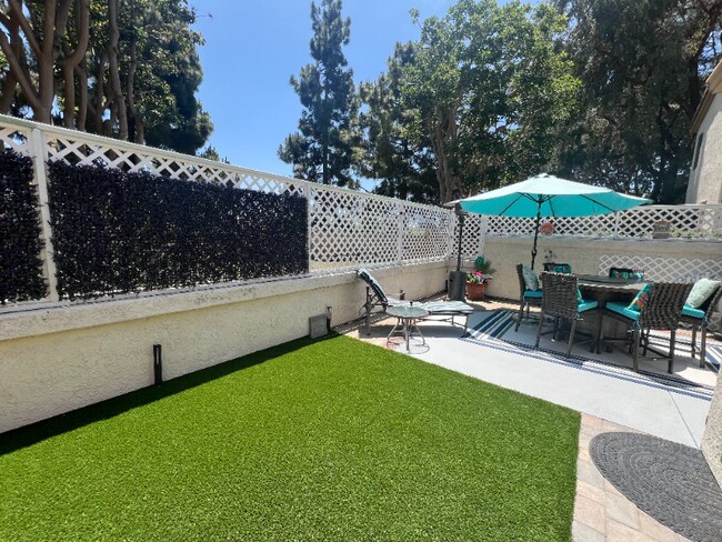 Foto del edificio - 3738 Fallon Cir