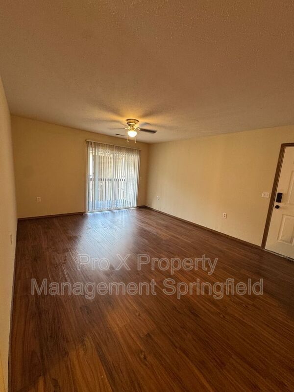 Foto del edificio - 2119 Southfork Dr