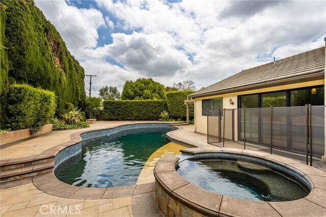 Foto del edificio - 18092 Debi Ln