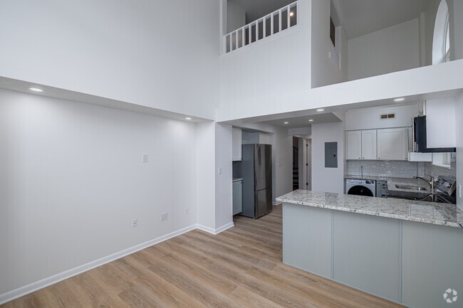 Loft de 2 habitaciones y 1 baño - 600 pies cuadrados - Sala de estar - Middletown at Main