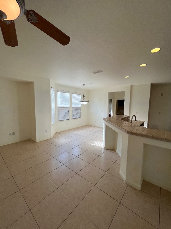 Foto del edificio - 1250 Earlton Ln