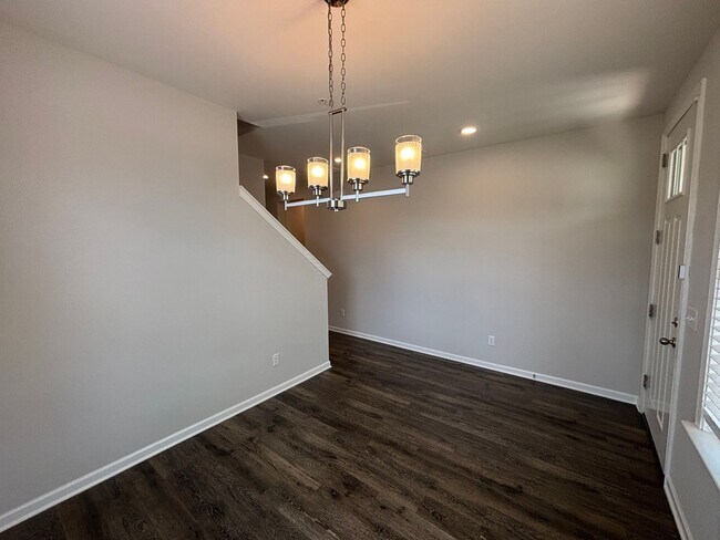 Building Photo - Beautiful Townhouse in Murfreesboro!