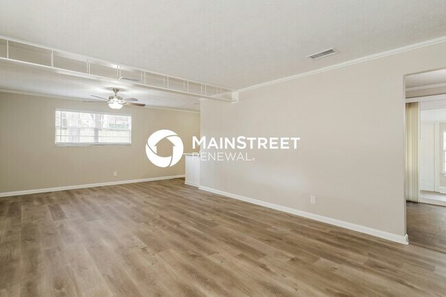 Building Photo - 3 Bedroom Pet-Friendly Home in ORANGE PARK, FL with Main Street Renewal