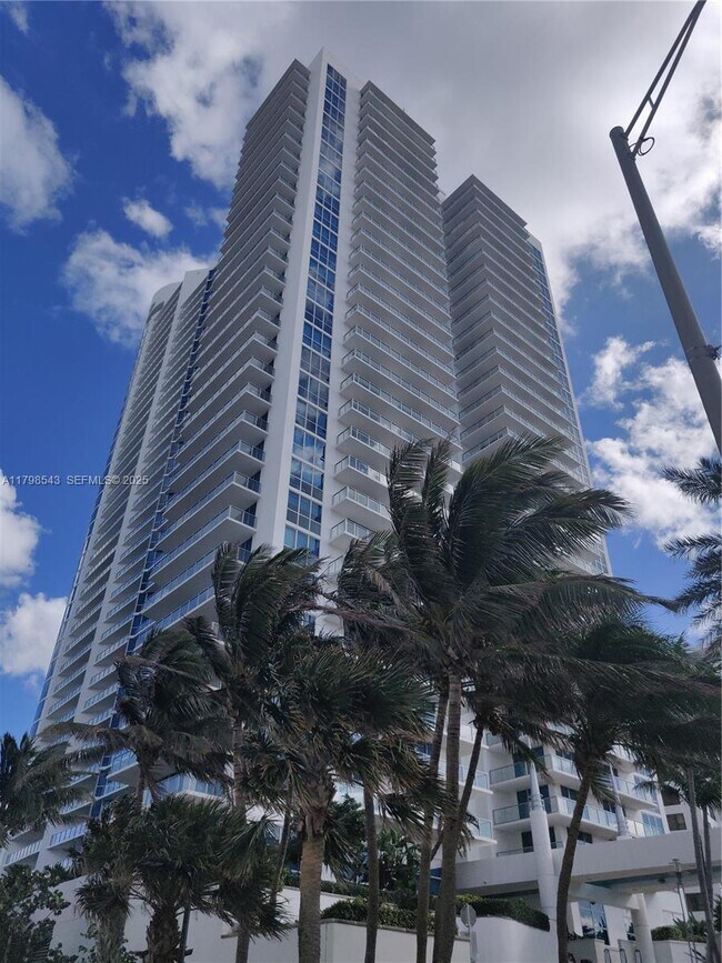 Building Photo - 3101 S Ocean Dr