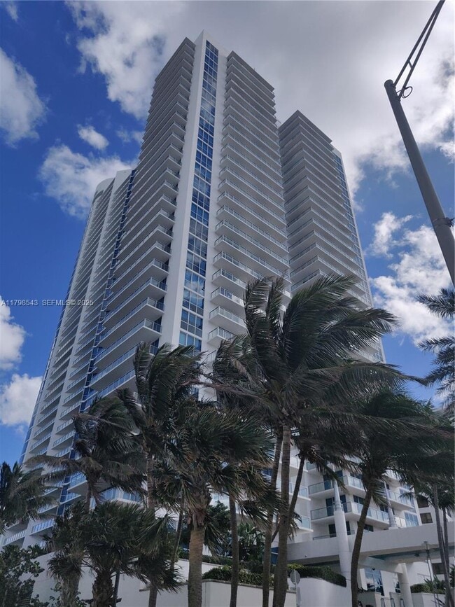 Building Photo - 3101 S Ocean Dr