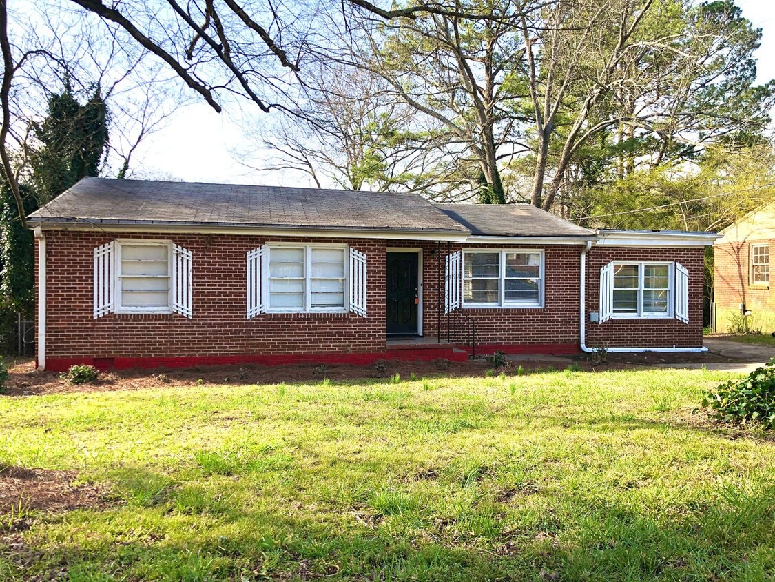 Foto principal - 3 bed 1 bath property in Decatur!!