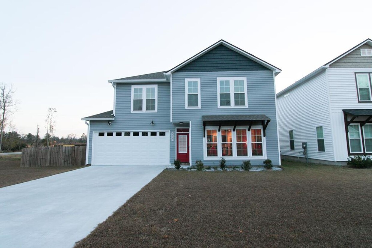 Primary Photo - 2 story home in Hahira