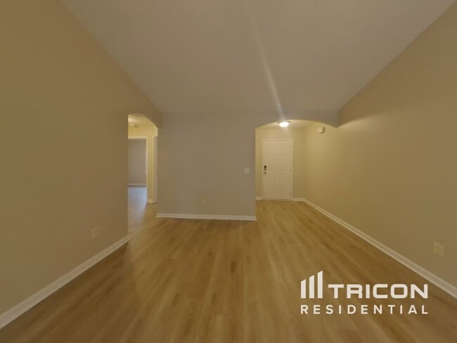 Building Photo - 205 Terilyn Ct