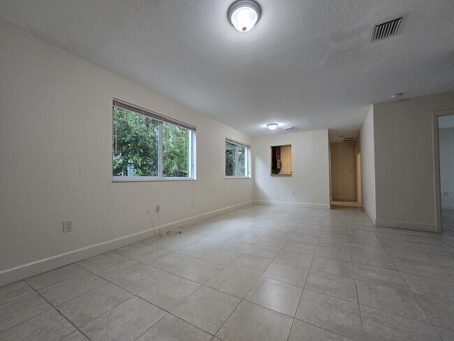 Building Photo - 210 NW 98th St