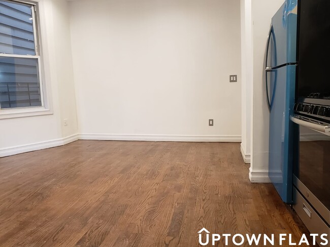 Foto del edificio - 2481 Elm Pl