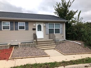 Building Photo - 2840 Burlington St