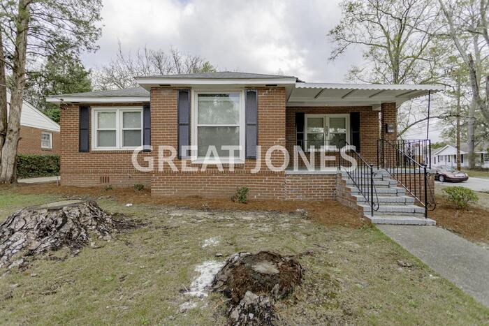 Primary Photo - 2839 Schaul St