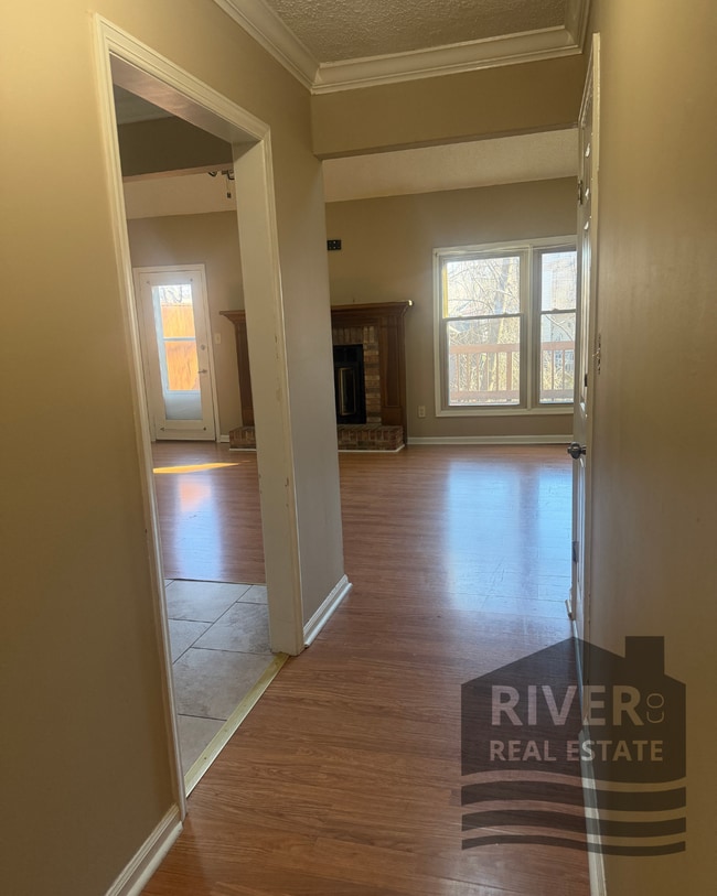 Building Photo - 212 Woodcastle Dr